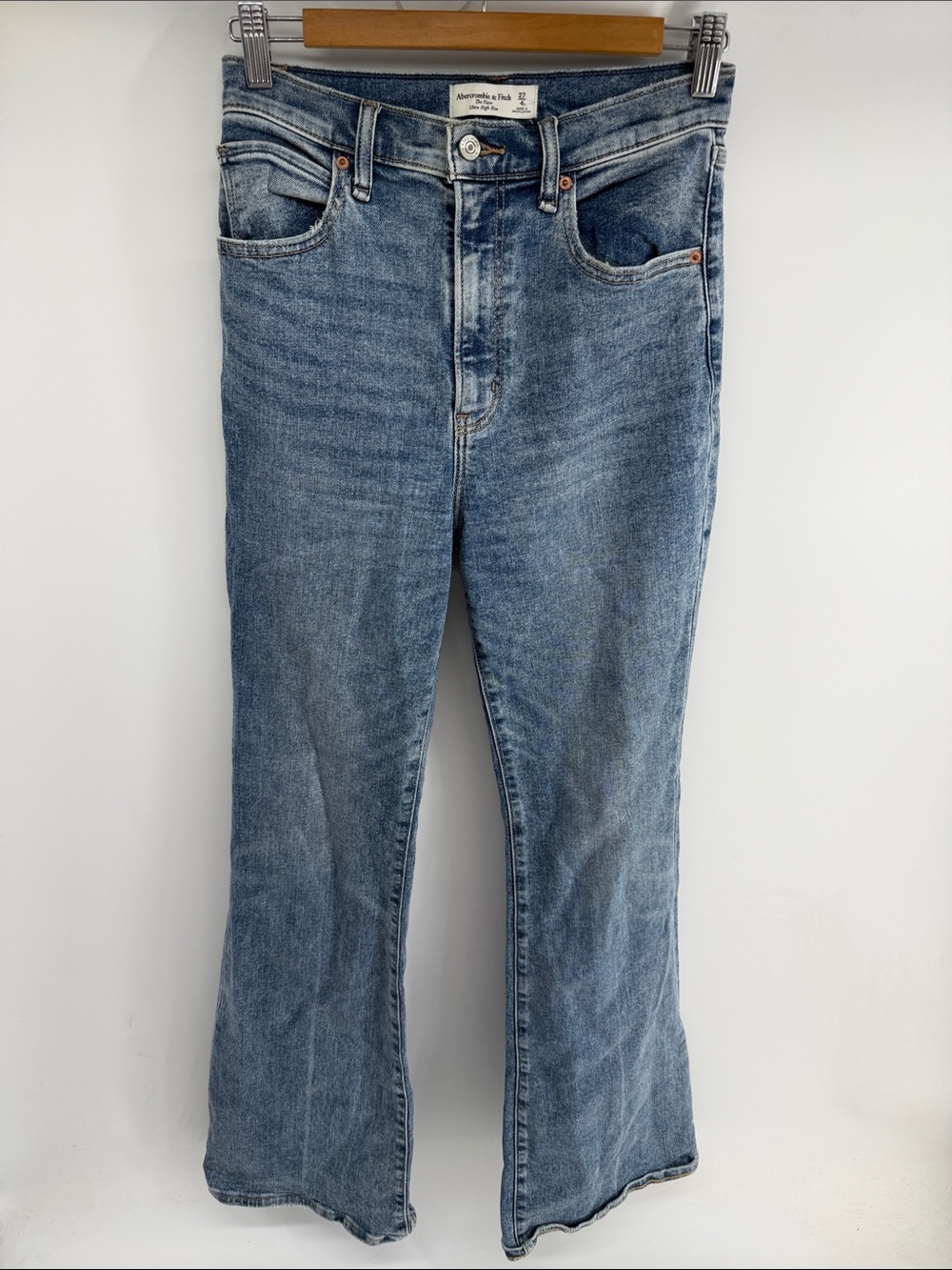 Abercrombie & Fitch The Flare Ultra High Rise denim jeans sz 4L